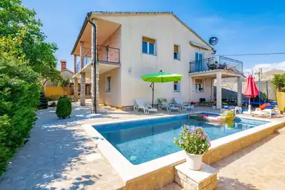 Image de Superbe maison Ă Peruski avec WiFi