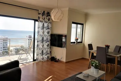 Image de Beautiful Modern 2 Bedroom 2 Bathroom with sea view