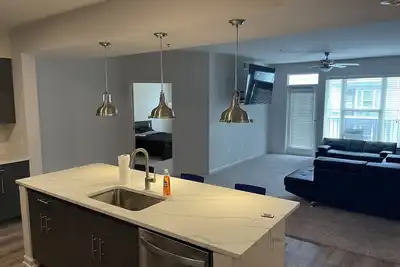 Image de Beautiful 2 Bed 2 Bath Apartment in the heart of the city