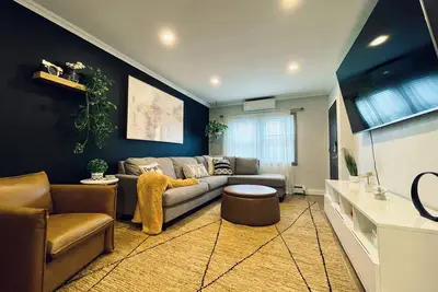 Image de Nyc Sleek Style w Parking and King Sized Bed 25m to Penn Station/Msg