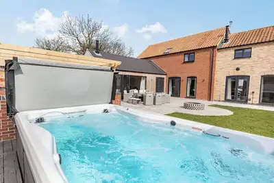 Image de 5 chambres à coucher à Willoughby, near Alford