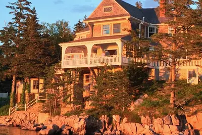 Image de Historic Maine Summer Cottage with private beach, 8br, 3ba