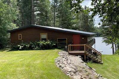 Image de Whispering Pines Lakeside Retreat