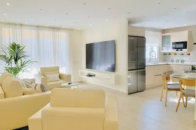 Image de Sitges Spaces Oasis Suites -4 chambres/4 bains en suite/terrasse/piscine -8 pers