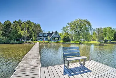 Image de Lakefront Bellaire Getaway w/ Kayaks, Dock & Grill
