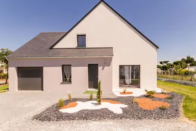 Image de Maison moderne Ă 100m de la mer avec jardin clos, garage, WiFi, proche camping avec commerces, animaux Ok