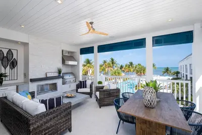 Islamorada Penthouse with Private Beach & Pool!