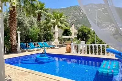 Villa Apricus  3 Bedrooms sleeps 6 with Private pool plus Roof top terrace