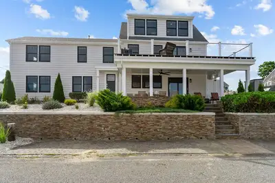 Image de Luxury Water View-Walk to Beach-Central Air 4 Bedroom-Newly Remodeled  Sleeps 10