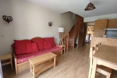 Image de 200m des commerces, 2ème étage, piscine, balcon, parking, télévision, casier à ski, 50m², Vars