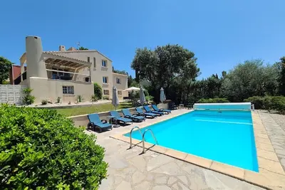 Image de Magnifique villa piscine clim vue dominante 3 chb proche Montpellier 6 couchages
