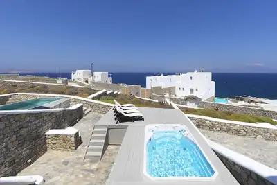Image de Luxury Myconian Sunset Villa with Private Jacuzzi, 5Km to Windmills