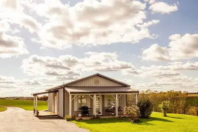 Image de Holland Country Cottage is located in the Golden Triangle!