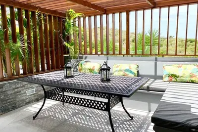 Image de Two bedroom two bathroom stylish newly constructed ocean view with private pool.
