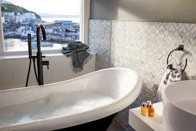 Leader, Maritime Suites -  a suite that sleeps 2 guests  in 1 bedroom