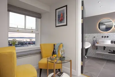 Vigilance, Maritime Suites -  a suite that sleeps 2 guests  in 1 bedroom