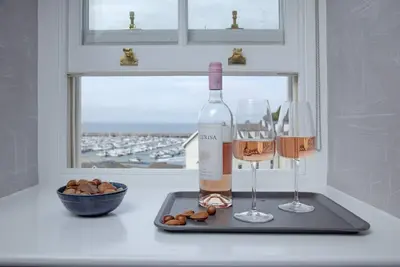 Provident, Maritime Suites -  a suite that sleeps 2 guests  in 1 bedroom