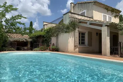 Image de Villa Molassis à Eygalières, avec piscine & vue sur les Alpilles
