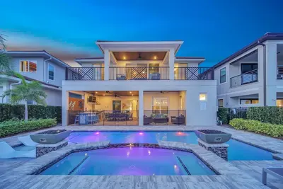 Image de Paradise at Bear's Den | 6-Bed Villa w/ Loft, Games Room, and Private Pool