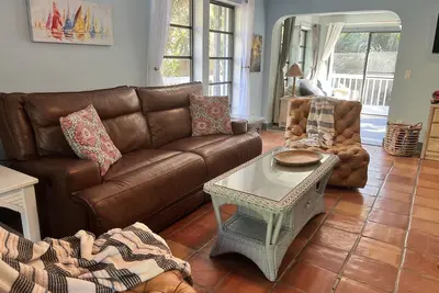 Image de Short and easy walk to private beach access