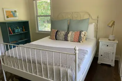 Image de Entire house- Cozy escape in the Heart of Tucker