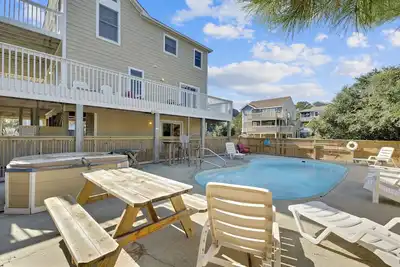 Image de Private Pool, Hot Tub, Gameroom with Foosball, Tennis courts