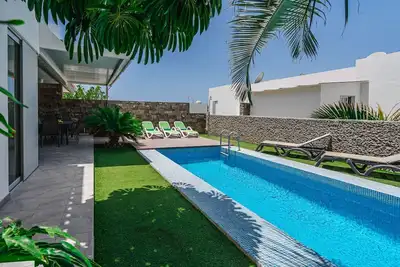 Image de Luxury 5 bedrooms/4 bathrooms villa with private heated pool in El Duque