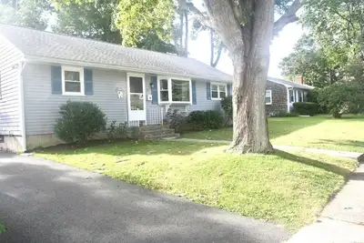 Image de One level home in the Pier! Great Value!