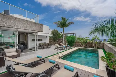 Image de Lux Villa 30 with 5 bedrooms  in El Duque area, just 250m from the beach