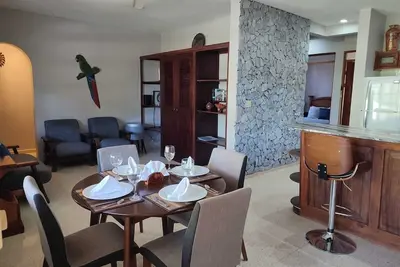 Image de Cosy 2 bedroom and 2 bath condo walking distance to the beach.