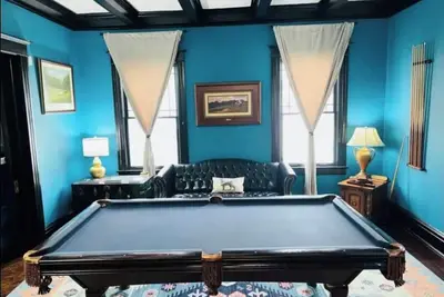 Image de Beautiful, Restored Historic Craftsman House, Perfect for groups!