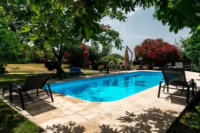 Image de 6 Bedroom Villa With Private Pool for 15 People built in Mediterranean style