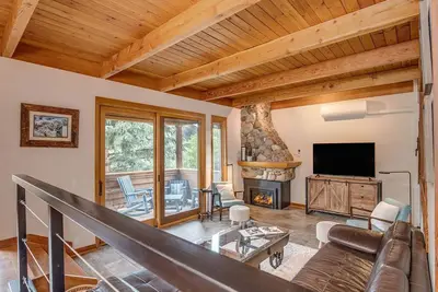 Family Friendly Mountain Condo with Slope Views