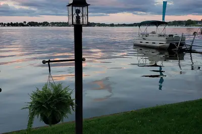 Image de Lakefront Cottage