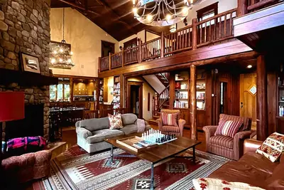 Image de Camp Saranac: Gorgeous & grand lake home w mountain views, water sports, hiking