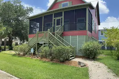 Image de The Salty Siren- Steinhatchee Landing Resort Sleeps 9  -New High Speed Internet