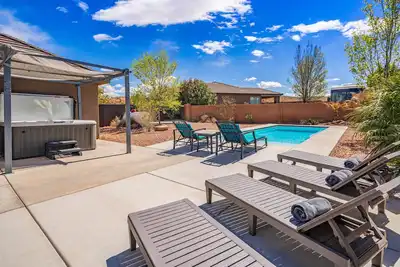 Image de Lakeside Oasis at Sand Hollow 2780| Private Heated Pool, Spa, and Rv Parking