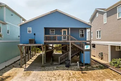 Image de \"Captain Hook Sails\" - Oceanfront, Pet Friendly Home, 4 Bedrooms / 3 Bathrooms