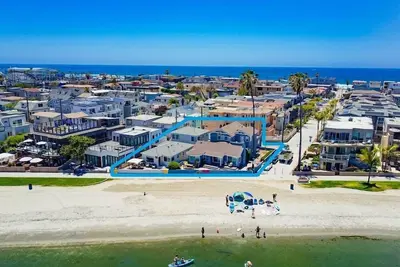 Image de 100' of Water Front * 3 Houses * 7 Parking * Ac