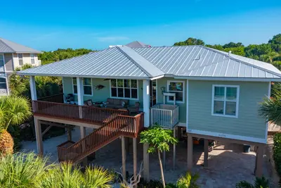 Image de Lunar Tides - 3 Br/2 Ba - Your dream vacation spot! Private Pool - 1 Golf Cart