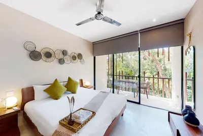 Family-Friendly Studio w/Private Balcony, Free WiFi, Shared Outdoor Pool & Gym