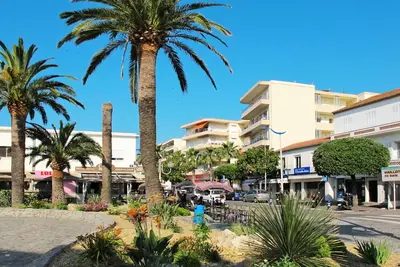 Image de Bel appartement pour 4 personnes avec Wifi, climatisation, Tv, balcon et parking