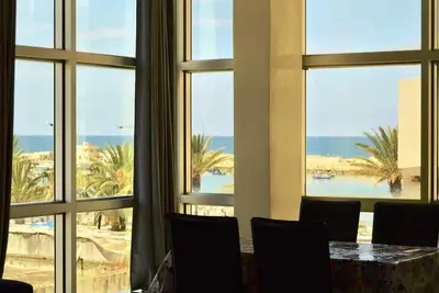 Appartement vue sur Mer latérale à El Hamra Ii 4918