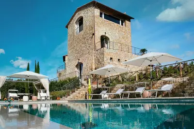 Image de Maison de vacances privée avec sauna, climatisation, Wifi, piscine, bain à remous, Tv, patio