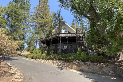 Image de Updated Yosemite X- Large Lake Resort w/ Mountain Views  2 decks & aut generator