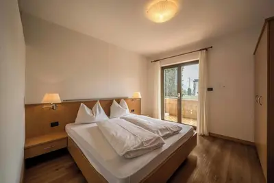 Image de Appartement \"Weinsepphof 3\" avec vue sur les montagnes, piscine, Wi-Fi, jardin et balcon