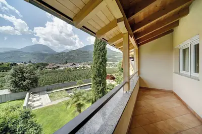 Image de Appartement \"Weinsepphof 7\" avec vue sur les montagnes, piscine, Wi-Fi, jardin et balcon