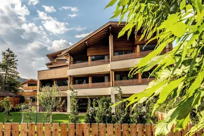 Image de Appartement \"Mysciliar Tree Ii\" avec vue montagne, Wi-Fi, jardin, terrasse et balcon