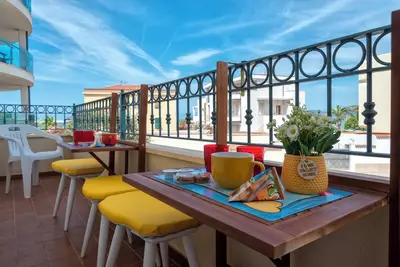 Image de Appartement San Giovanni Lido Proche de la Plage avec Vue sur la Mer et Balcon