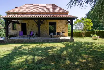 Image de Charmante maison en pierre au cœur du Périgord Noir avec jardin, cheminée et équipements pour bébé